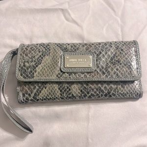 Nine West snakeskin wallet/wristlet. Can be used as either.